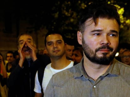 Manifestantes abuchean a Gabriel Rufián en la manifestación del pasado sábado en Barcelona. 