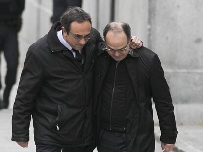 Josep Rull (l) y Jordi Turull en una imagen de archivo saliendo del Tribunal Supremo.