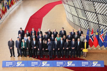 Los mandatarios de la UE posaban el viernes para una fotografía de grupo durante el Consejo Europeo en Bruselas.