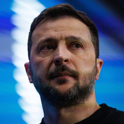 Brussels (Belgium), 19/12/2024.- Ukrainian President Volodymyr Zelensky leaves following a press conference at the EU Summit in Brussels, Belgium, 19 December 2024. EU leaders are meeting in Brussels to discuss Ukraine, the EU in the world, the Middle East, resilience and preparedness, migration, and foreign policy issues. (Zelenski, Bélgica, Ucrania, Bruselas) EFE/EPA/OLIVIER MATTHYS
