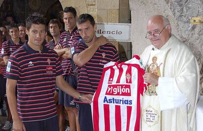 Fernando Fueyo en el  Santuario de Covadonga en 2008. 