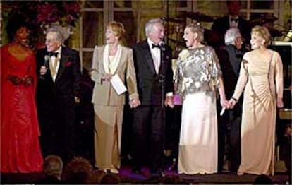 Julie Andrews, Christopher Plummer, Carol Burnett, Andy Williams y Dick van Dyke.