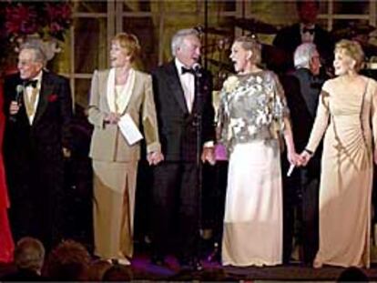 Julie Andrews, Christopher Plummer, Carol Burnett, Andy Williams y Dick van Dyke.