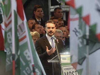 El líder de Jobbik, Gabor Vona, en un mitin en Budapest, el 15 de marzo.