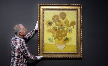 El cuadro 'Los girasoles', de Vincent van Gogh, en el museo Van Gogh de Ámsterdam.