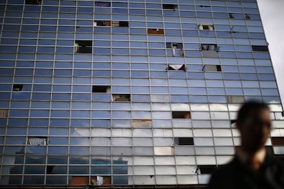 Vista de la "Torre de David" en Caracas, en una imagen tomada el 5 de febrero de 2014.