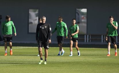 Entrenamiento del Betis en su Ciudad Deportiva.