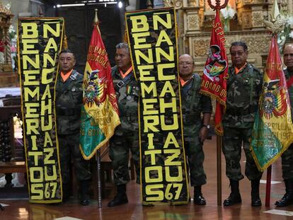 Un grupo de veteranos bolivianos de la lucha contra la guerrilla del Che recuerda en La Paz, el pasado octubre, a sus compañeros caídos.