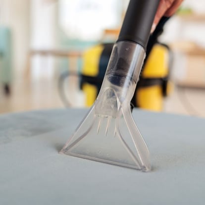 Aspirador de tapicerías.