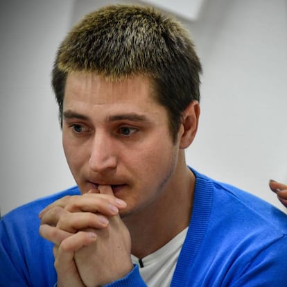 Maxim Lapunov denunció torturas y detención ilegal en Chechenia por ser gay.