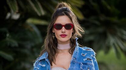 La modelo Alessandra Ambrosio durante el festival internacional de música Coachella.