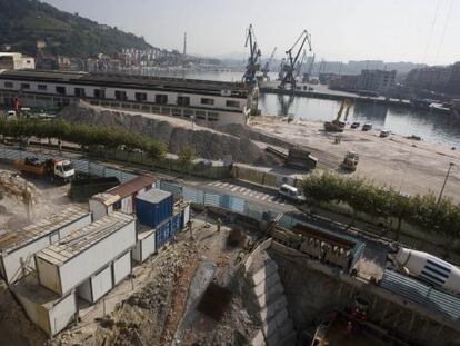 Obras de rehabilitación en el Puerto de Pasaia, en una imagen de archivo.