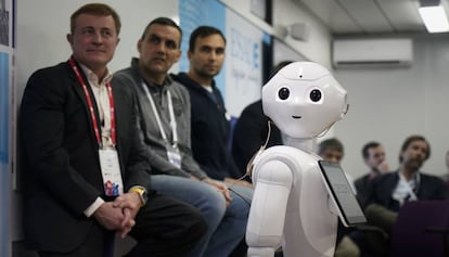 Pepper, a l'aula d'Esade, dimarts al MWC.