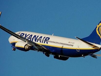 Avi&oacute;n de Ryanair.