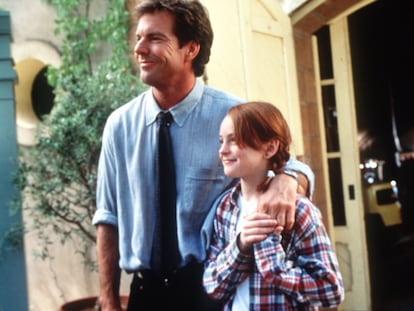 Lindsay Lohan y Dennis Quaid en una escena de la película 'Tú a Londres y yo a California' (1998).