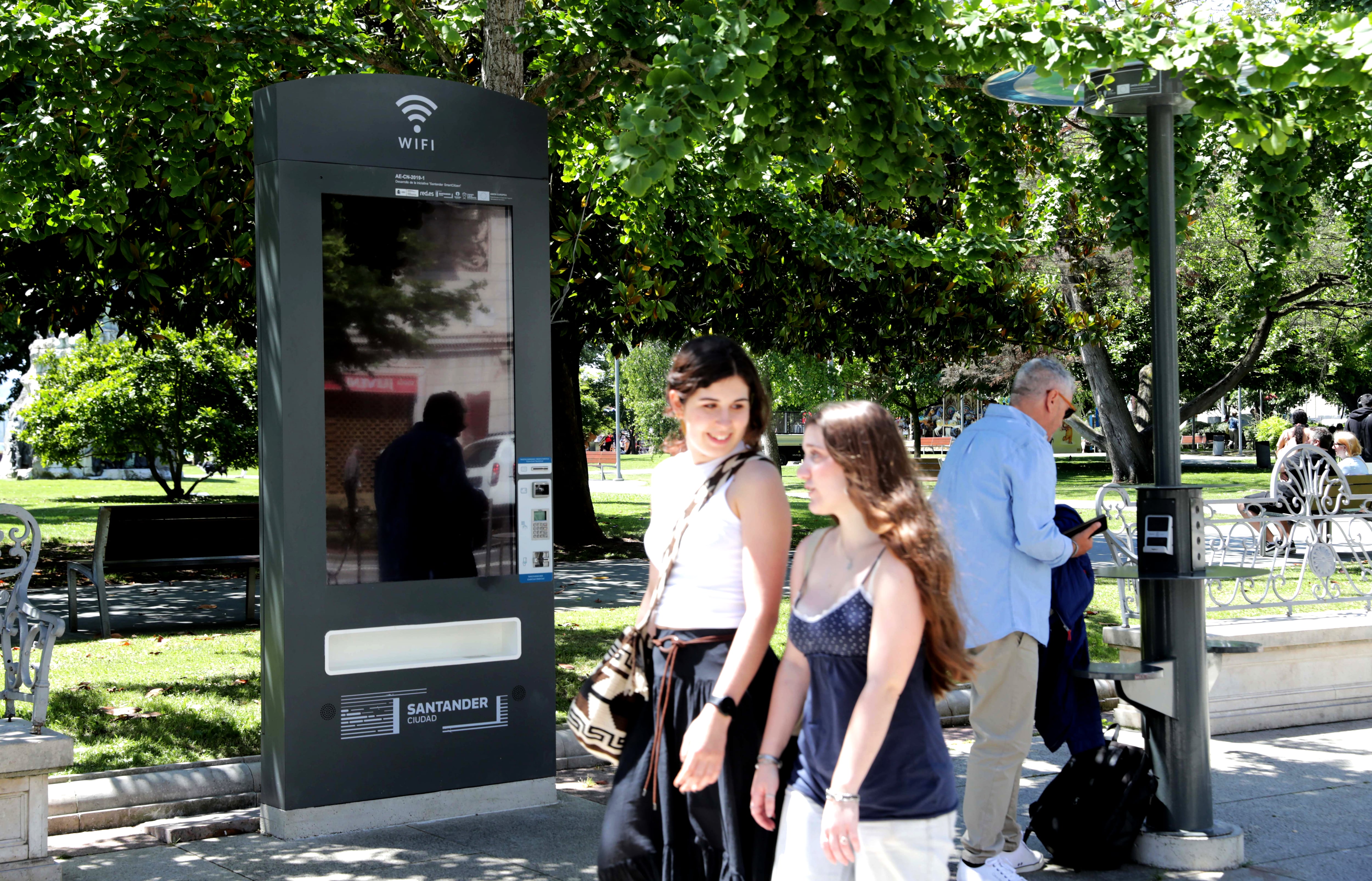 El espacio interactivo, instalado en el Paseo Pereda de Santander.