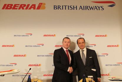El consejero delegado de Britis Airways, Willie Walsh, y el presidente de Iberia, Antonio Vázquez, tras el acuerdo de fusión.
Gina Lolobrigida, a la izquierda, y Ava Gadner, a la derecha.