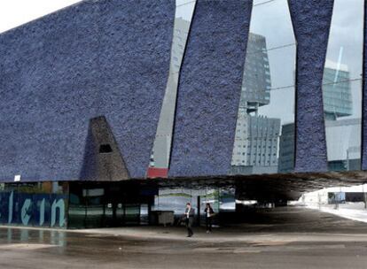 Fachada del edificio Fórum, en el que se abrió el restaurante Klein.