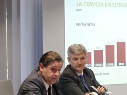 Ignacio Rivera, consejero delegado de Estrella Galicia, junto con Fernando Ruiz, presidente de Deloitte.