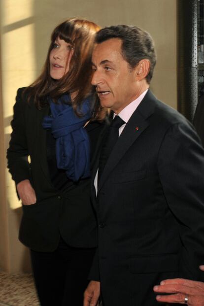 Carla Bruni y Nicolas Sarkozy, el pasado enero en una exposición en el Grand Palais de París.