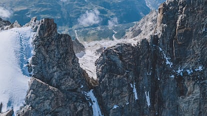 Kilian Jornet crosses the Grandes Jorasses mountain.