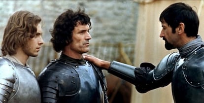 El actor y pintor Luc Simon (centro) en una imagen de 'Lancelot du Lac', de Robert Bresson.