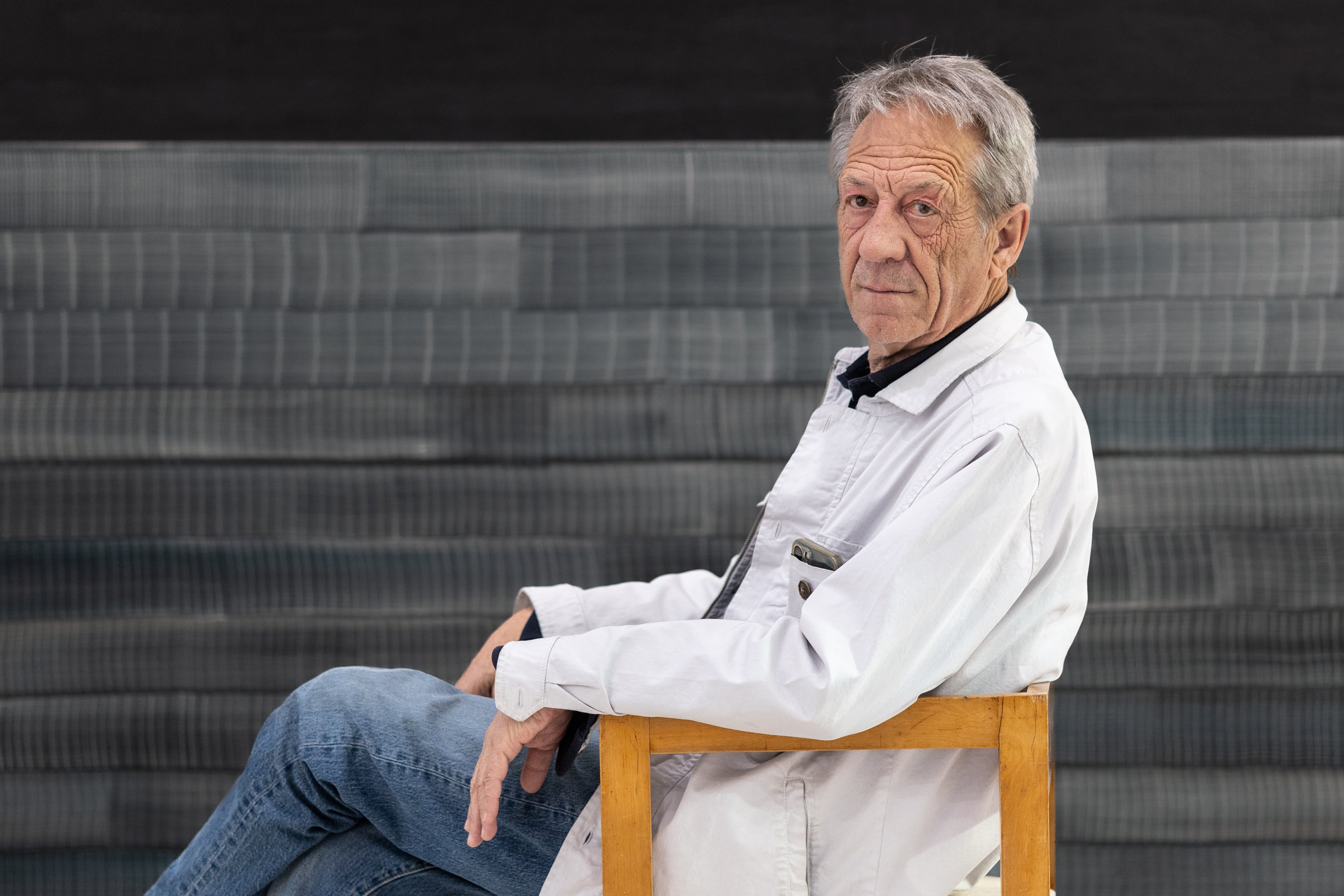 Chema Madoz, en la galería Elvira González, donde expone su nuevo trabajo, el pasado jueves, 30 de abril.