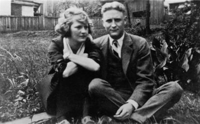 Zelda Sayre y Scott Fitzgerald en Alabama en 1919.