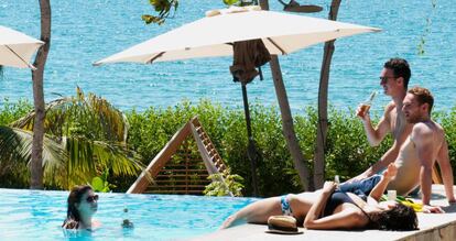 Relax en Blue Apple Beach, al sur de Tierra Bomba, en el las Islas del Rosario.