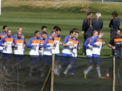 Los jugadores holandeses, durante el entrenamiento de ayer.