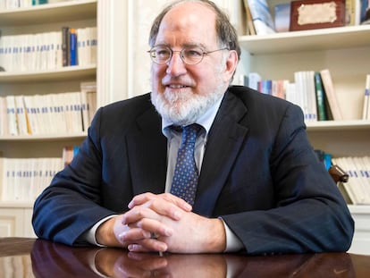 Ronald Rivest, profesor del Massachusetts Institute of Technology (MIT) y premio Turing 2002, es uno de los impulsores del artículo. En la imagen, tras recibir el galardón Frontera del Conocimiento del BBVA en 2018.