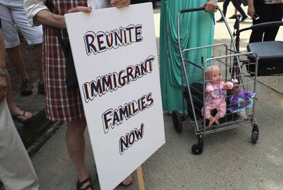 Manifestación en Bridgeport, Connecticut, a favor de la reagrupación de familias inmigrantes.