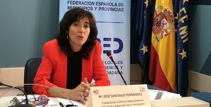 María José Santiago, ex presidenta de la Oirescon, en un acto de la FEMP.