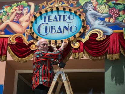 El director de la Cubana, Jordi Milán, en la inauguració de l'exposició.