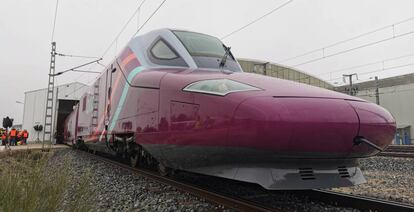 Tren AVLO de Renfe, en los talleres de Villaseca de La Sagra