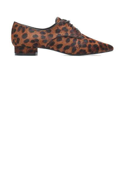 Un clsico que vuelve cada invierno, el estampado de leopardo. Blucher de Zara (59,95 euros).