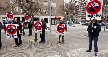 Protesta en Vitoria en 2012 contra el fracking.