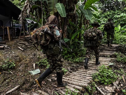 Guerrilleros disidentes de las FARC en el departamento de Nariño, en marzo.