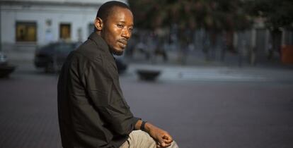 Mbemba Jaiteh, en una plaza de Montcada i Reixac.