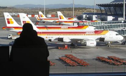 Aviones de Iberia en la T4 deI Aeropuerto de Barajas.