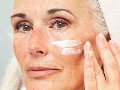 La crema antiedad y antimanchas de L’Oreal más viral de Amazon está de oferta: cuesta menos de 14€