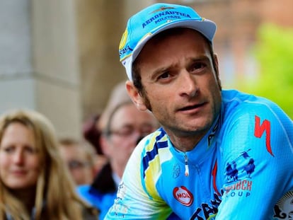 O ciclista italiano Michele Scarponi em um treinamento, em 2014.