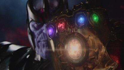 El Thanos de Josh Brolin con su guantelete del infinito.
