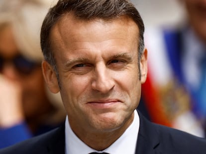 El presidente francés, Emmanuel Macron, tras votar en la segunda vuelta de las elecciones legislativas anticipadas francesas, en un colegio electoral en Le Touquet-Paris-Plage, Francia, el pasado 7 de julio.