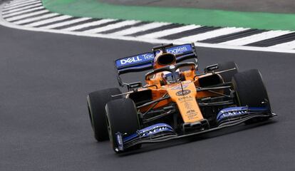 Carlos Sainz Jr. corre en Silverstone en el Mundial de F1 de GP Gran Bretaña 2019.