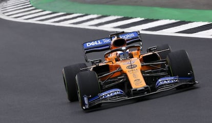 Carlos Sainz Jr. corre en Silverstone en el Mundial de F1 de GP Gran Bretaña 2019.