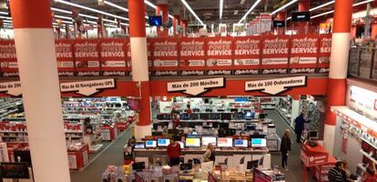 Interior de una tienda de Media Markt.