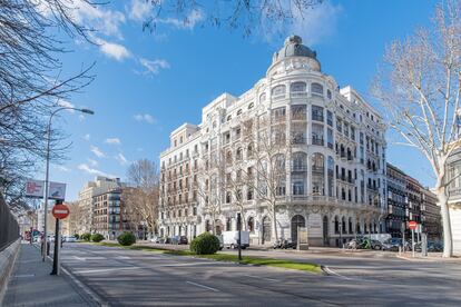 Fachada del hotel Petit Palace Savoy Alfonso XII en Madrid