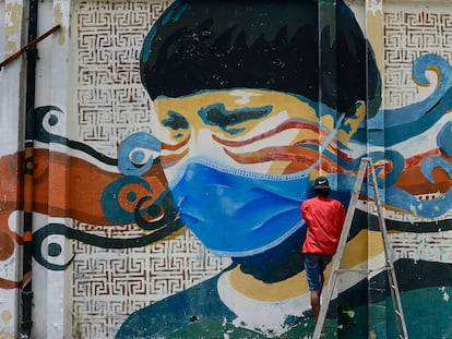 Un mural en homenaje al personal sanitario en Caracas