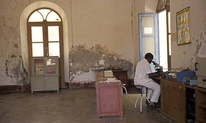 Imagen de archivo del laboratorio del hospital de Mozambique.